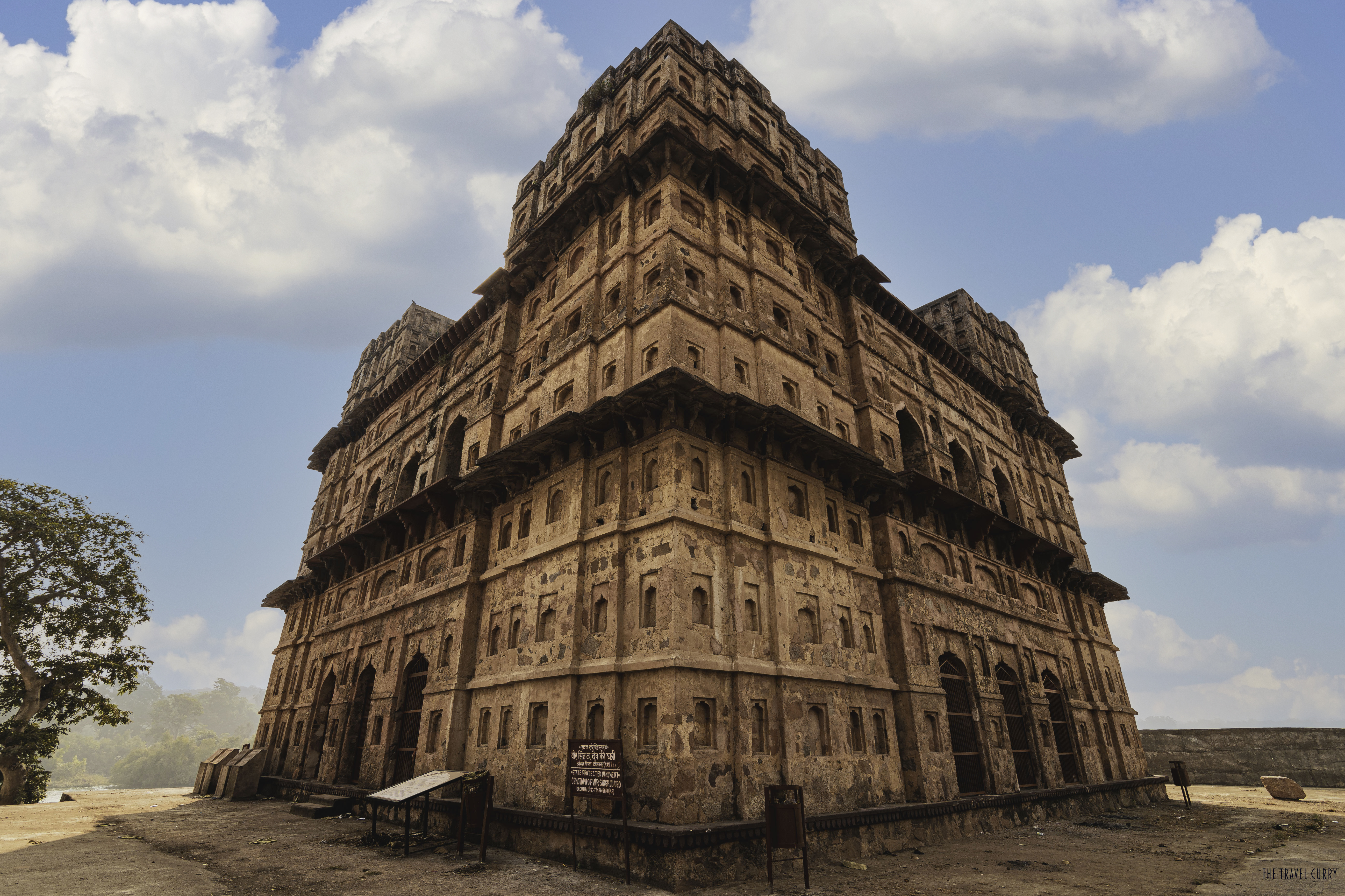 Orchha Cenotaph