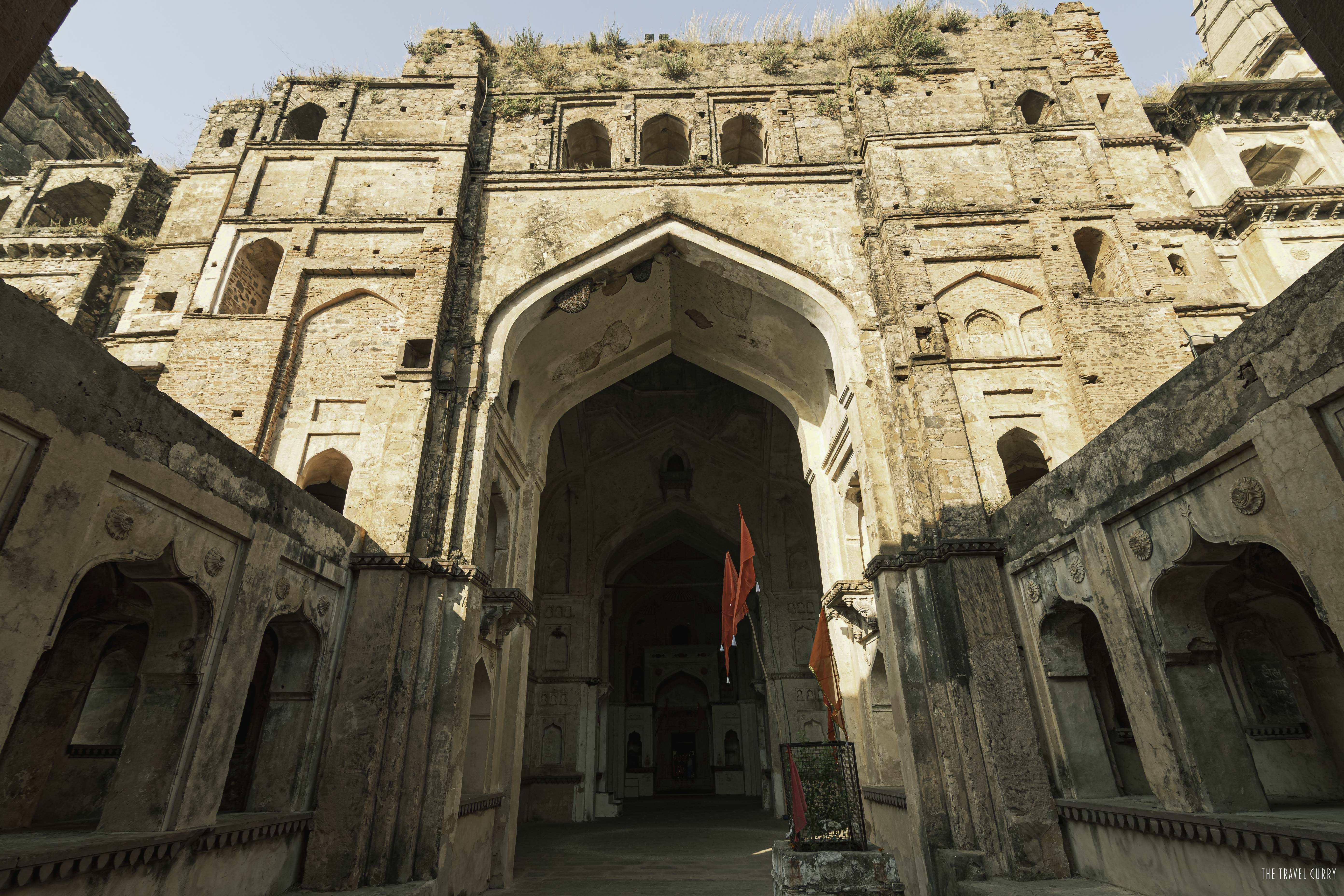 The grand entrance of Chaturbhuj Temple