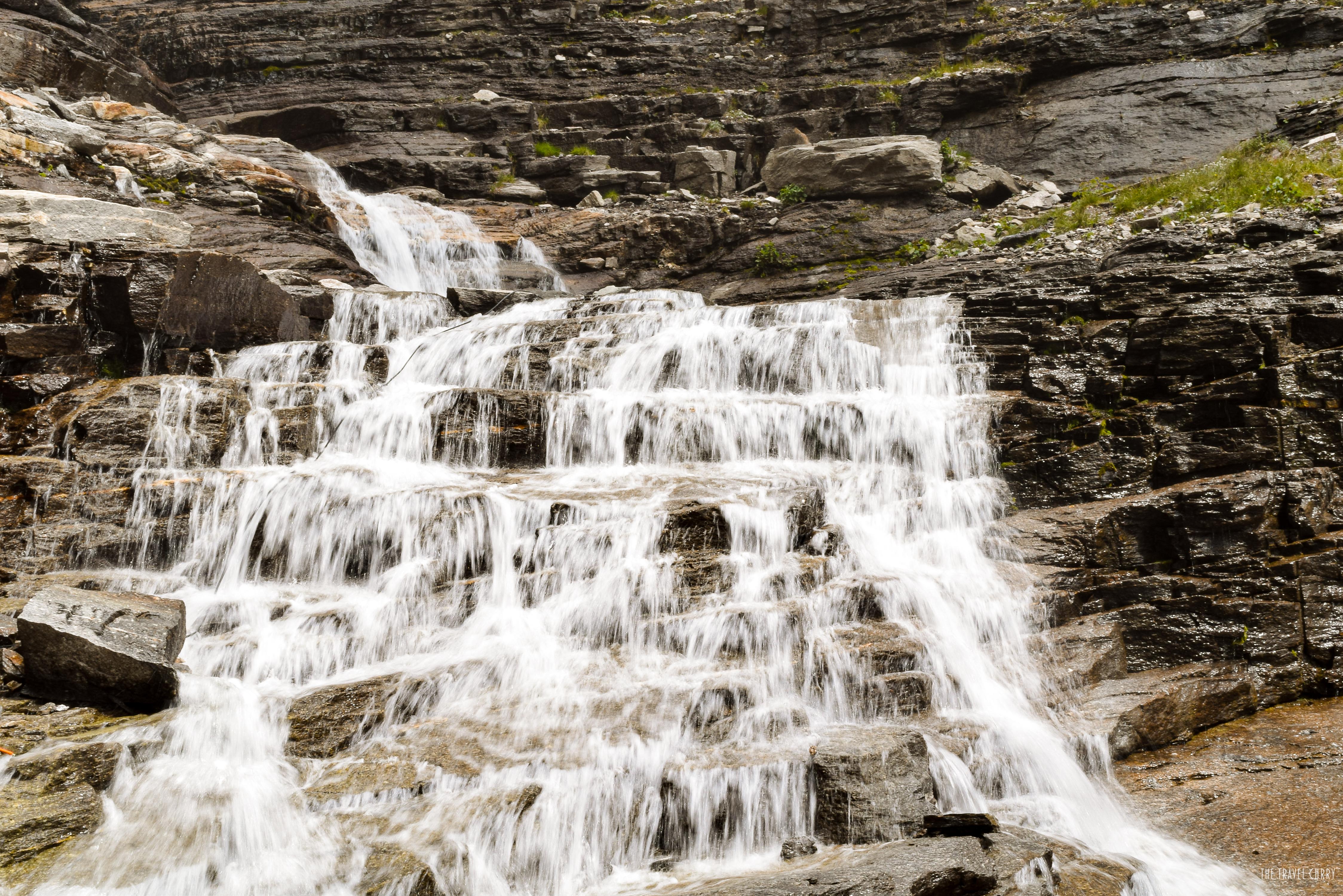 Tiny waterfalls on the way to Rohtanf